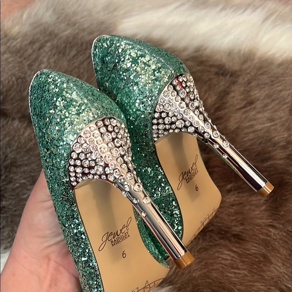 Badgley Mischka Green Glitter Women's Shoes - Picture 4 of 9